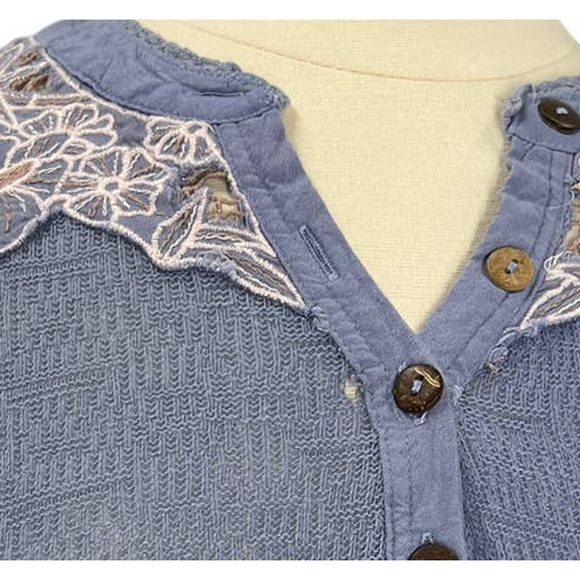 FREE PEOPLE Blue Floral Top SZ LG - Picture 9 of 10